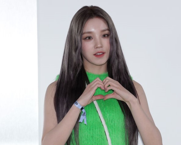 (G)I-DLE I FEEL 一直娯 中華 上海　当選者　限定　ウギ G)I-DLE I FEEL 一直娯 中華 上海 当選者 限定 ウギ