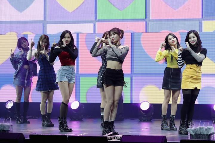 TWICE 