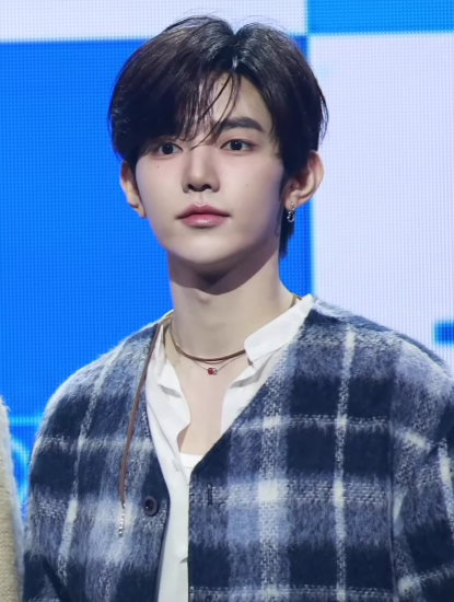 zerobaseone zb1 ジャン ハオ　jump up zerobaseone zb1 ジャン ハオ jump up ZB1 Zerobaseone Youth in the