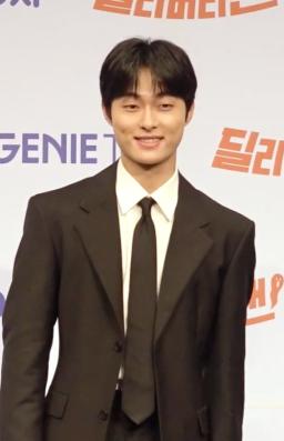 ユン・チャンヨン ［윤찬영］