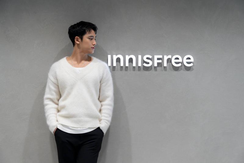 INNISFREEがグローバルフラッグシップストアを表参道にオープン。SEVENTEEN MINGYUさんのストア訪問に密着