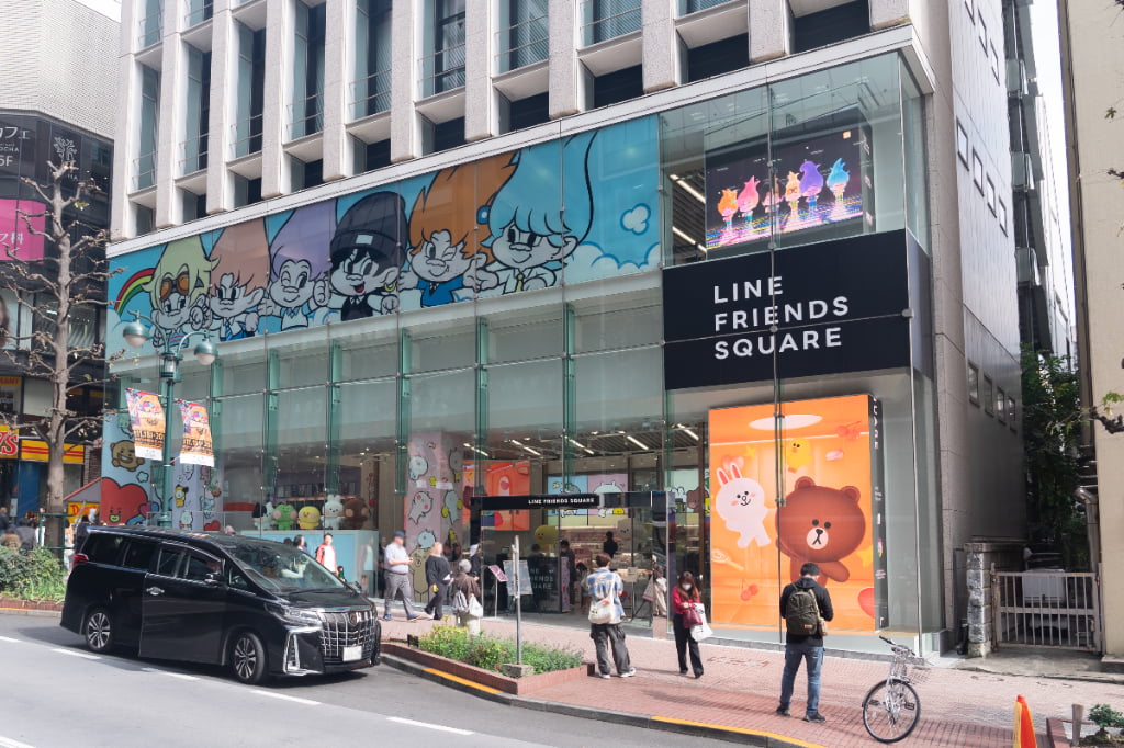 渋谷のLINE FRIENDS SQUARE SHIBUYAにて[RIIZE X Good Luck Trolls] POP-UP STOREが開催中！